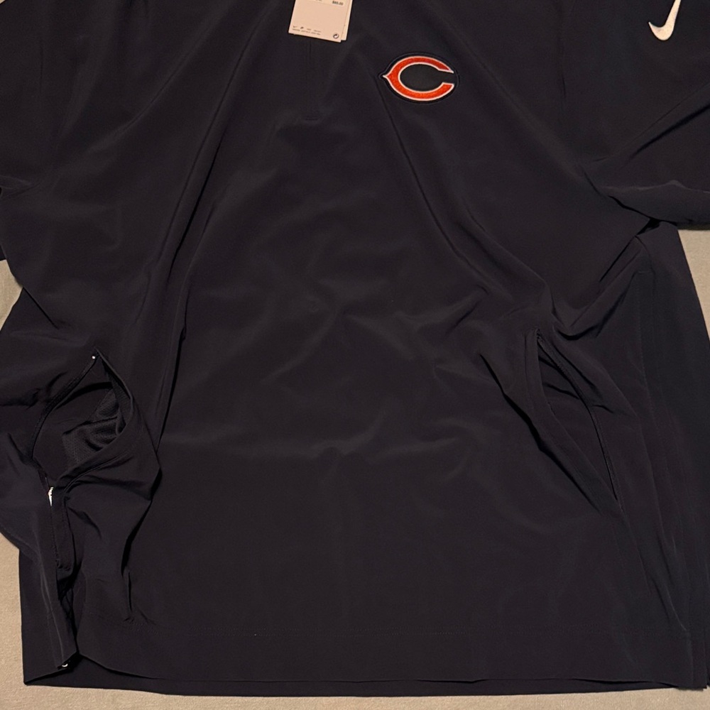 Chicago Bears Official On-Field Team Pullover - Picture 2 of 8
